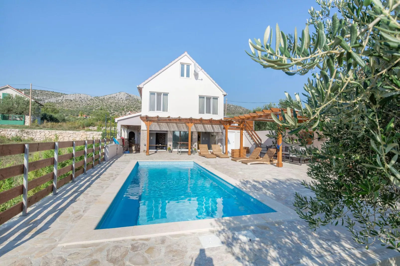 Tare Holiday Home-Außenbereich Sommer
