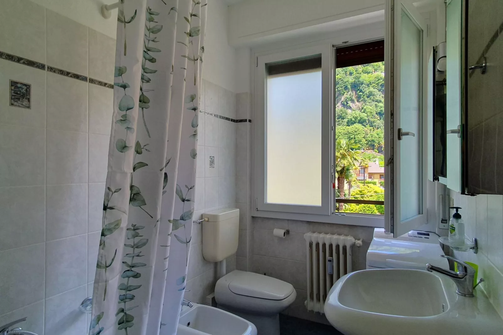 ALO 03/1-Badezimmer
