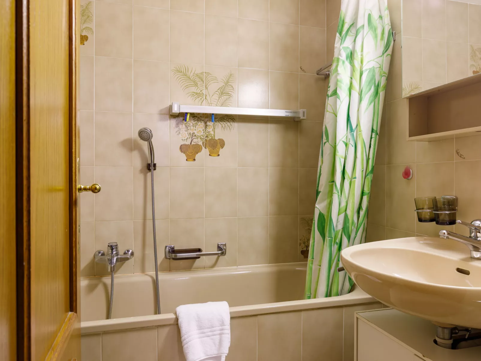 Apt.17-Inside