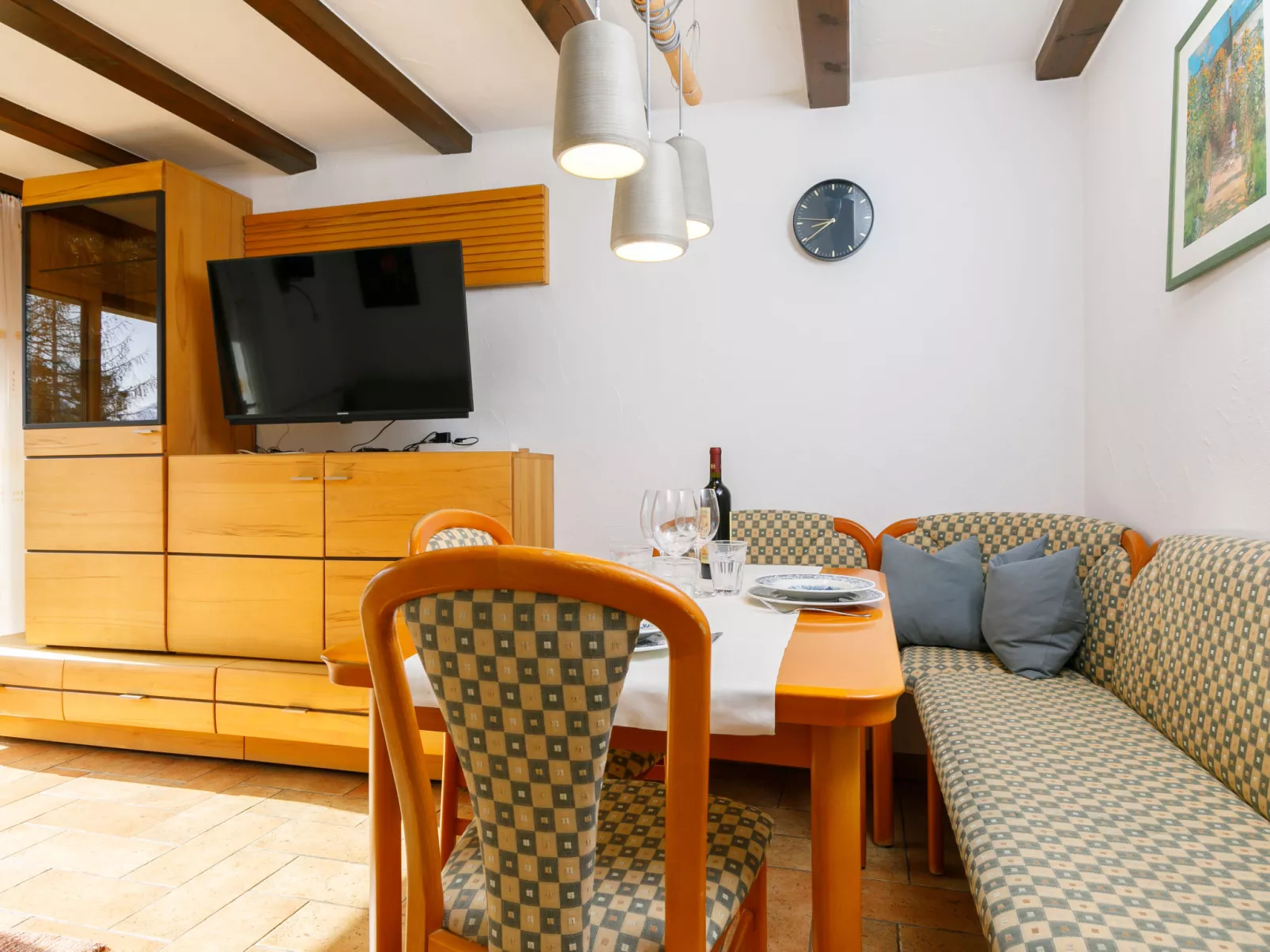 Apt.31-Inside