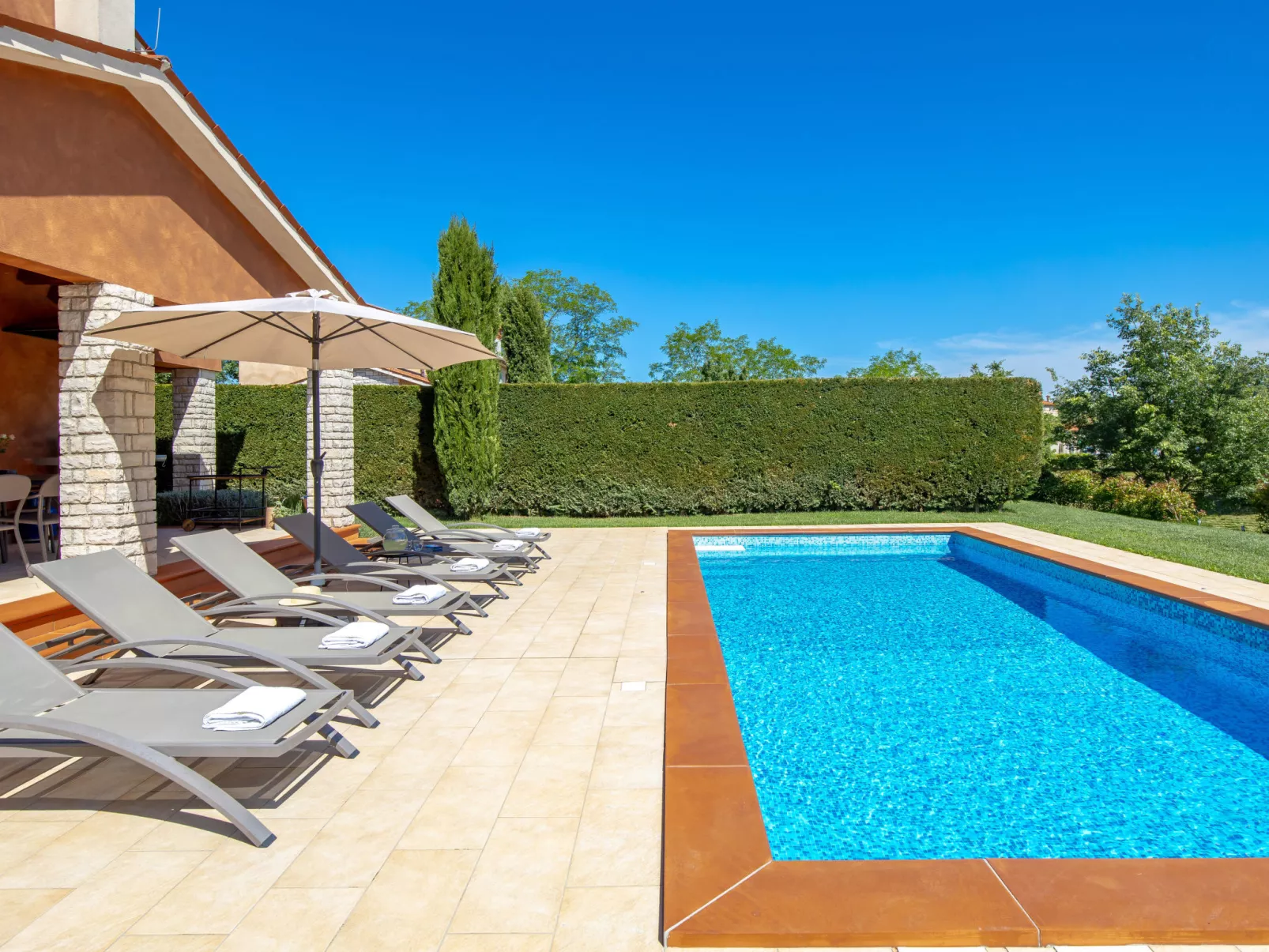 Villa Goretini-Outside
