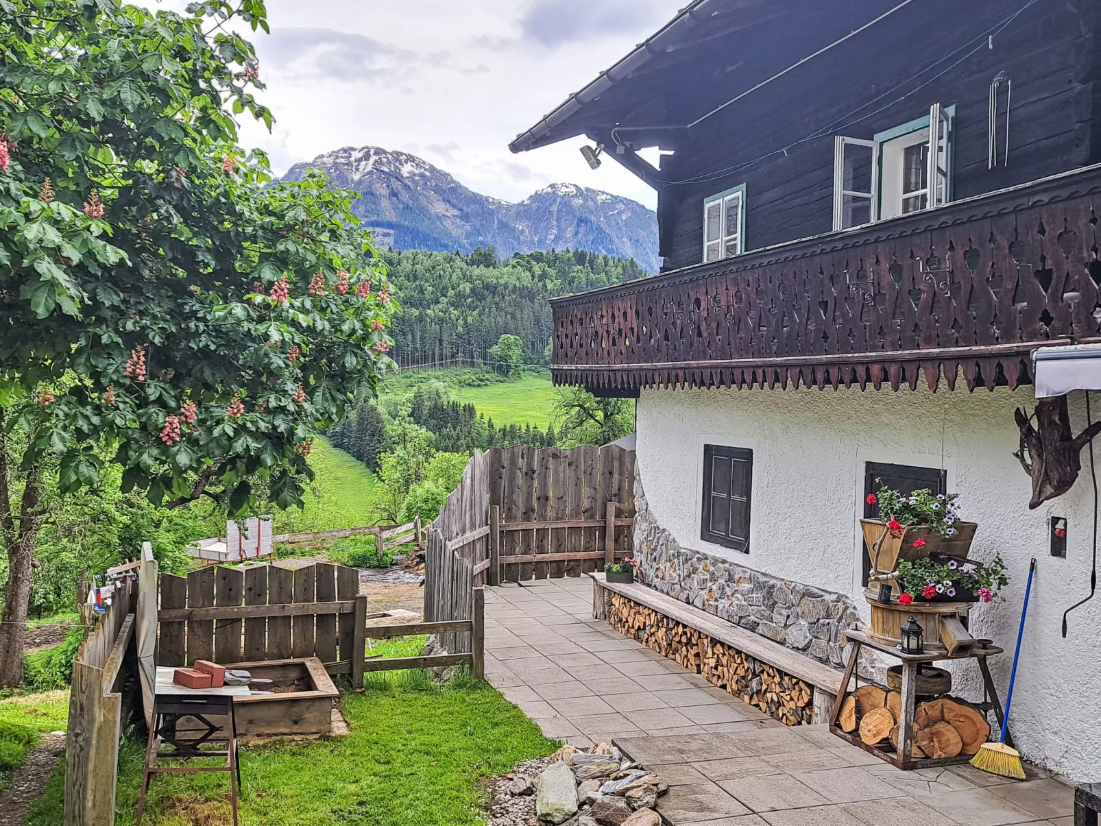 Lehen-Outside
