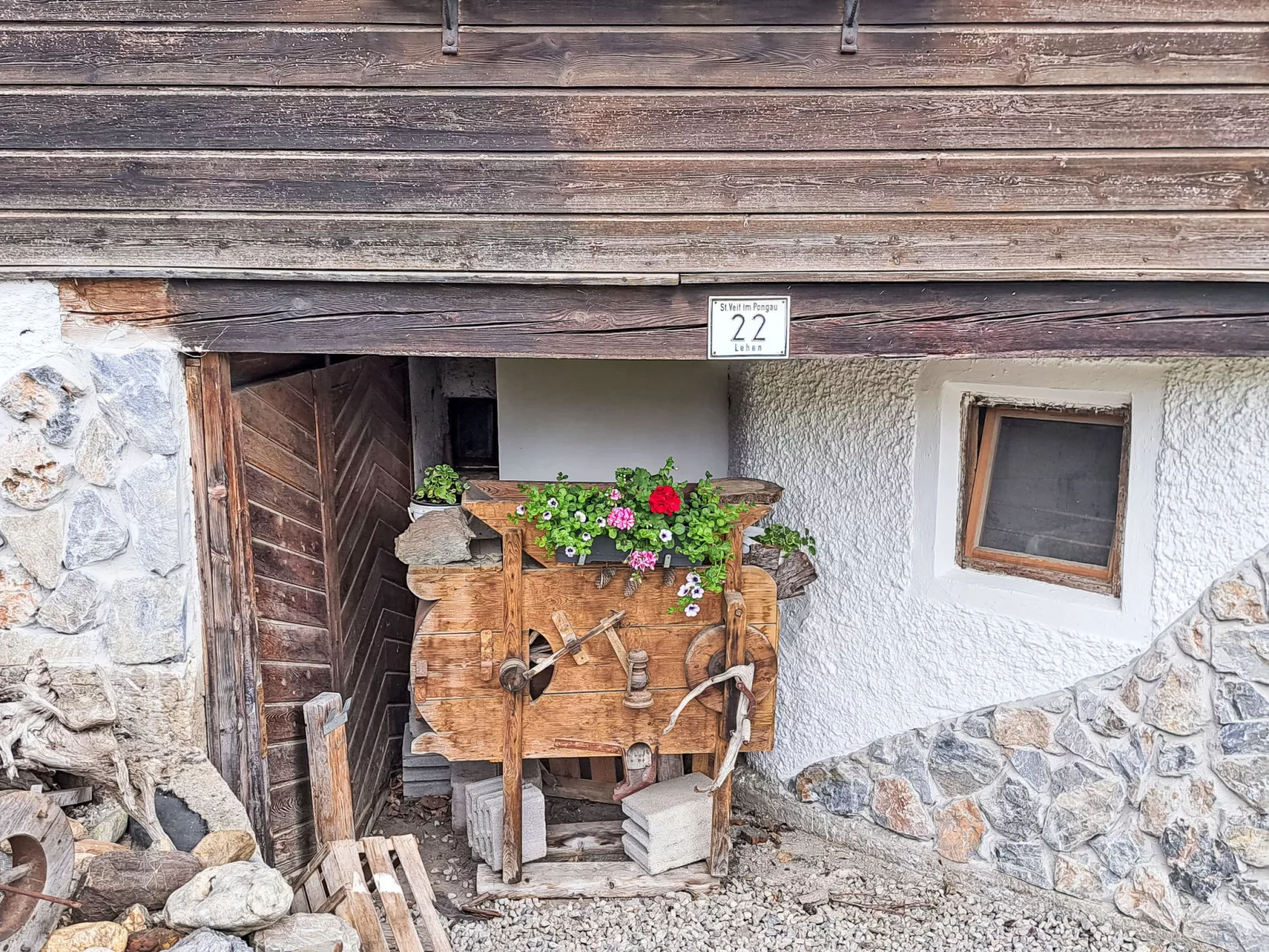 Lehen-Outside