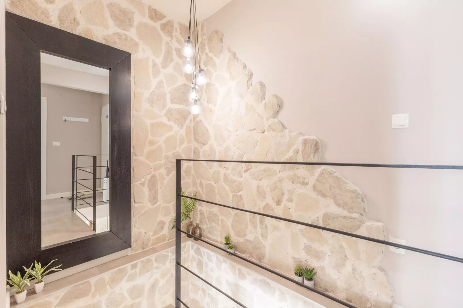 Tare Holiday Home-Flur