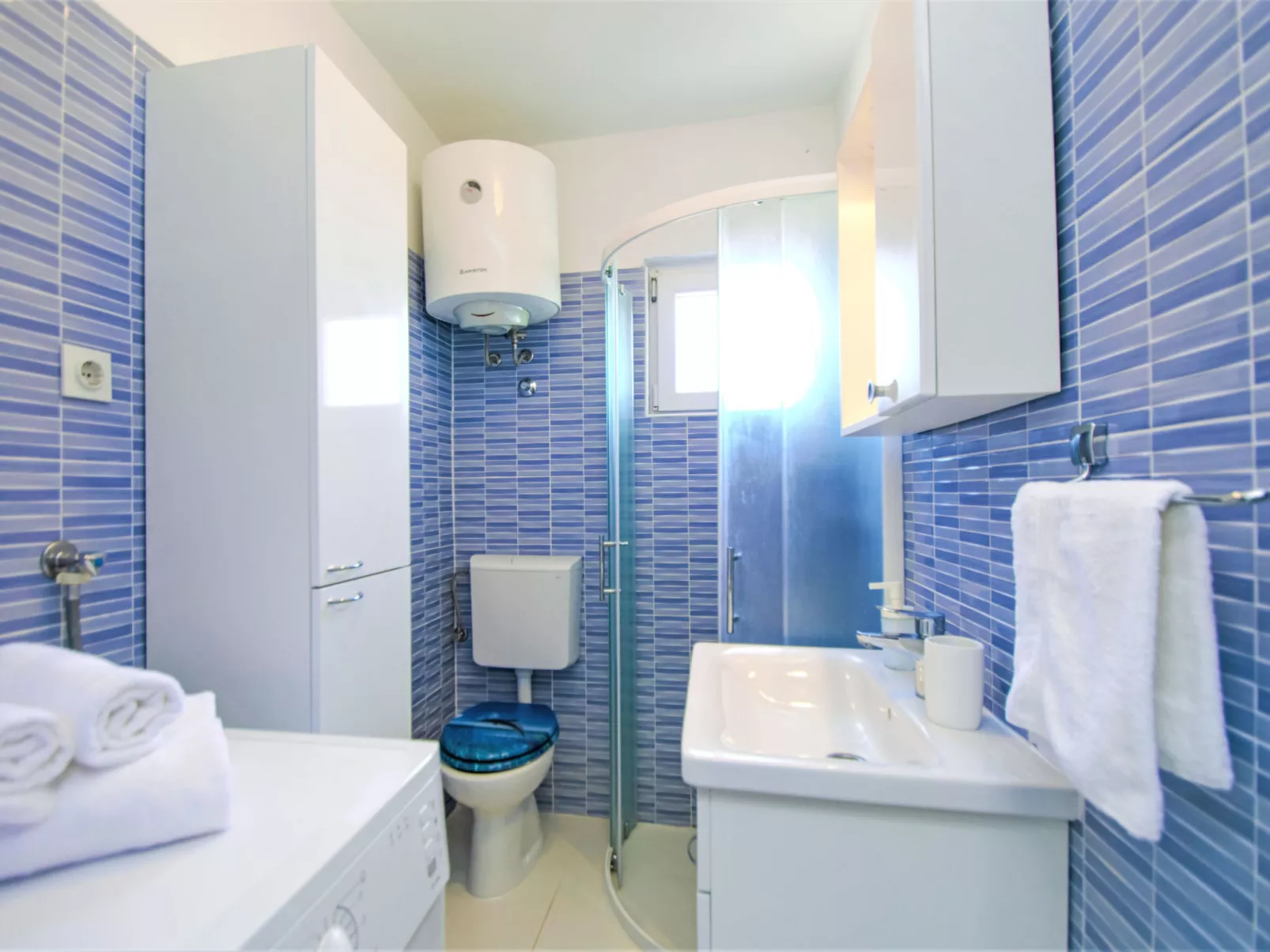A Sea Home-Inside