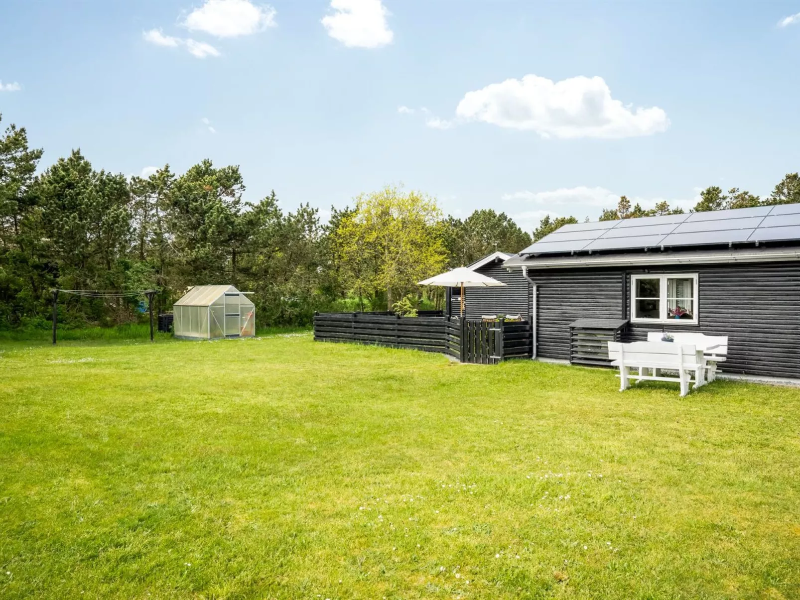 "Aviaya" - 350m from the sea-Outside