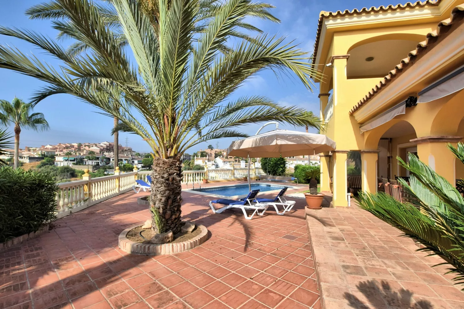 Casa Esmeralda-Gardens summer