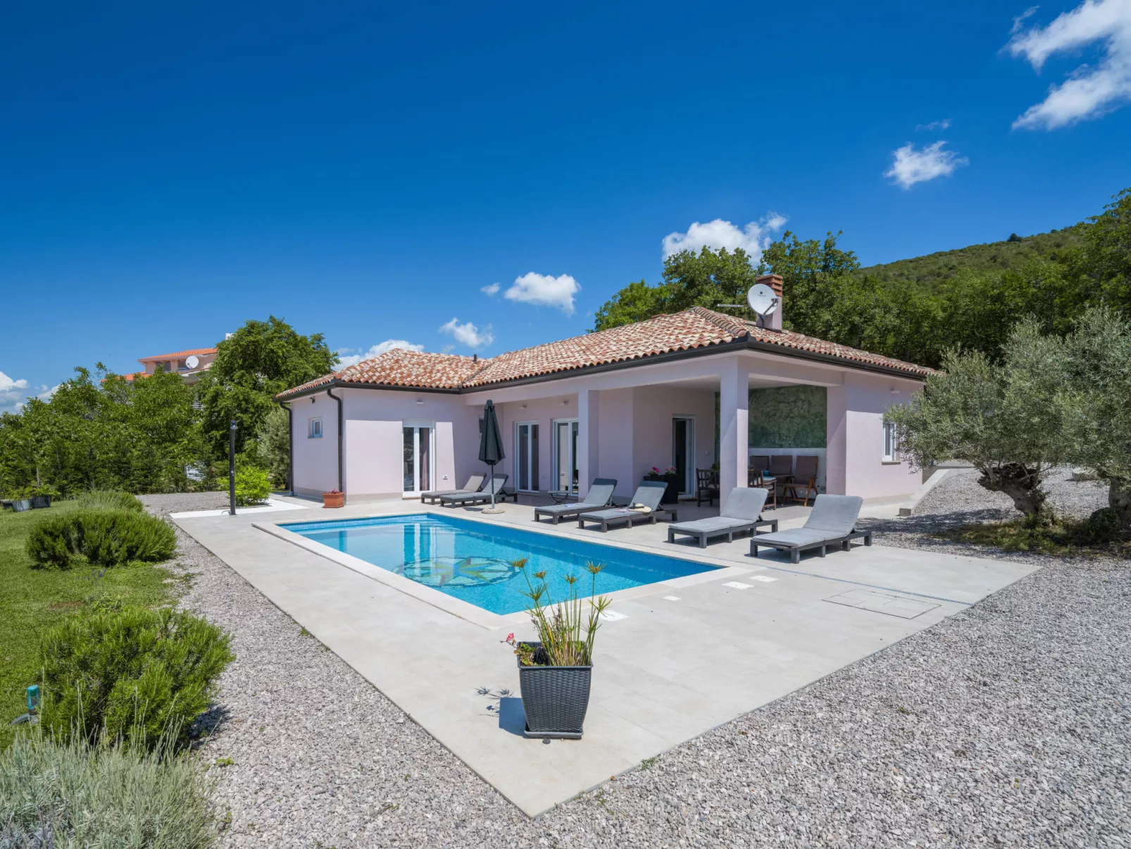 Villa Tomicich-Dehors