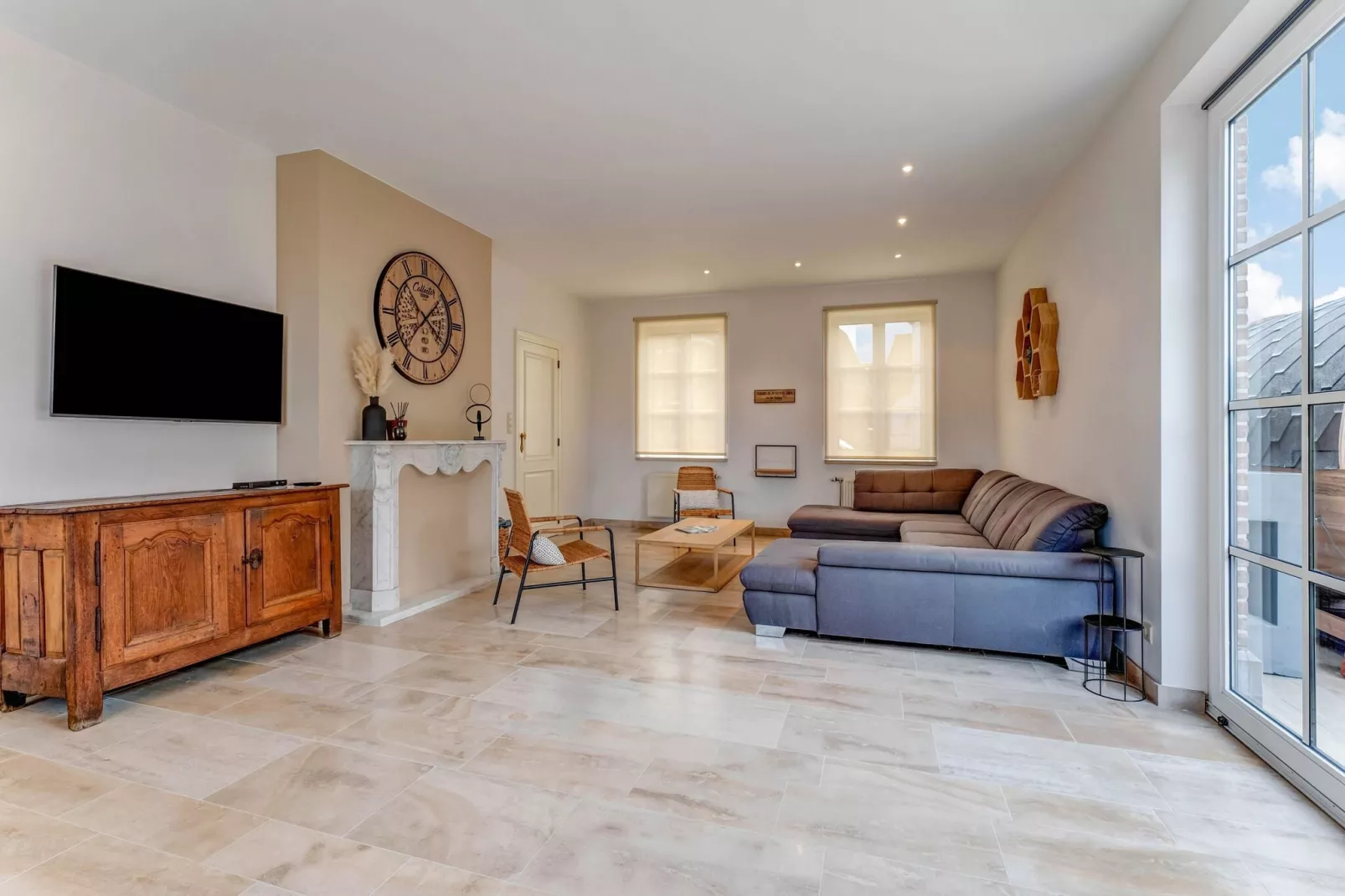 Luxe vakantiewoning met sauna en jacuzzi in Heers-Wohnzimmer