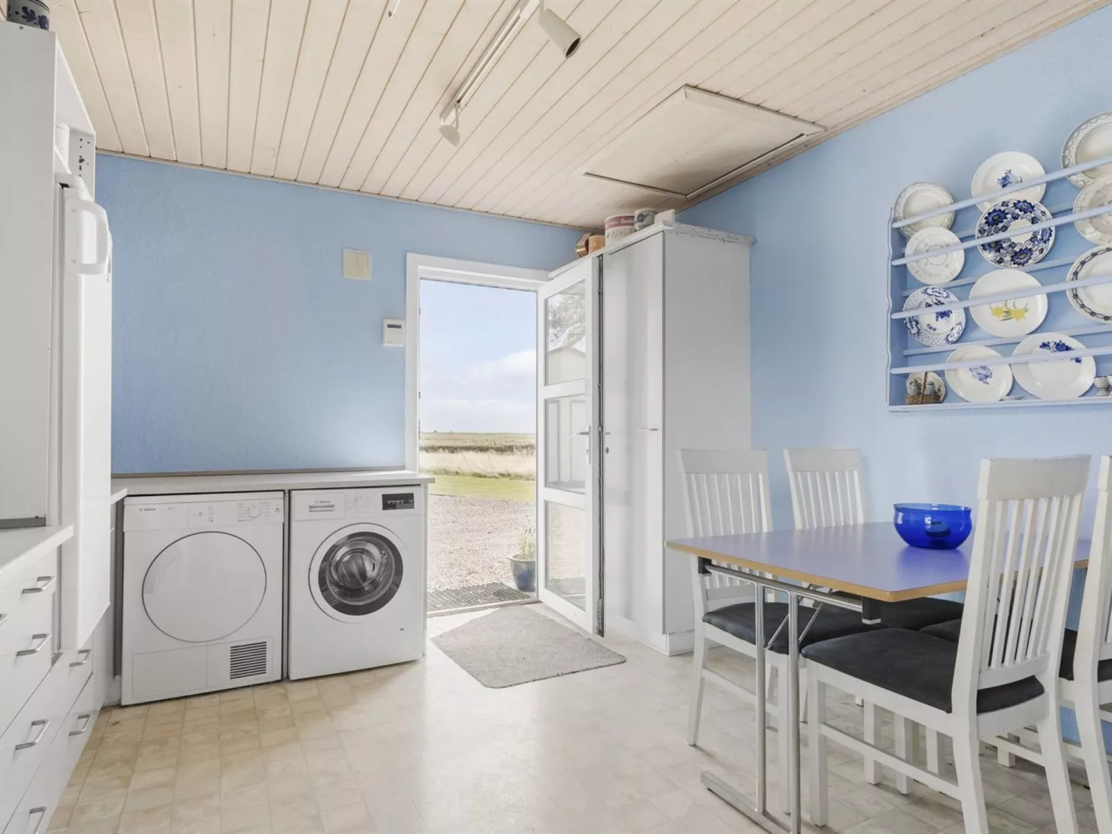 "Janin" - 400m from the sea-Inside