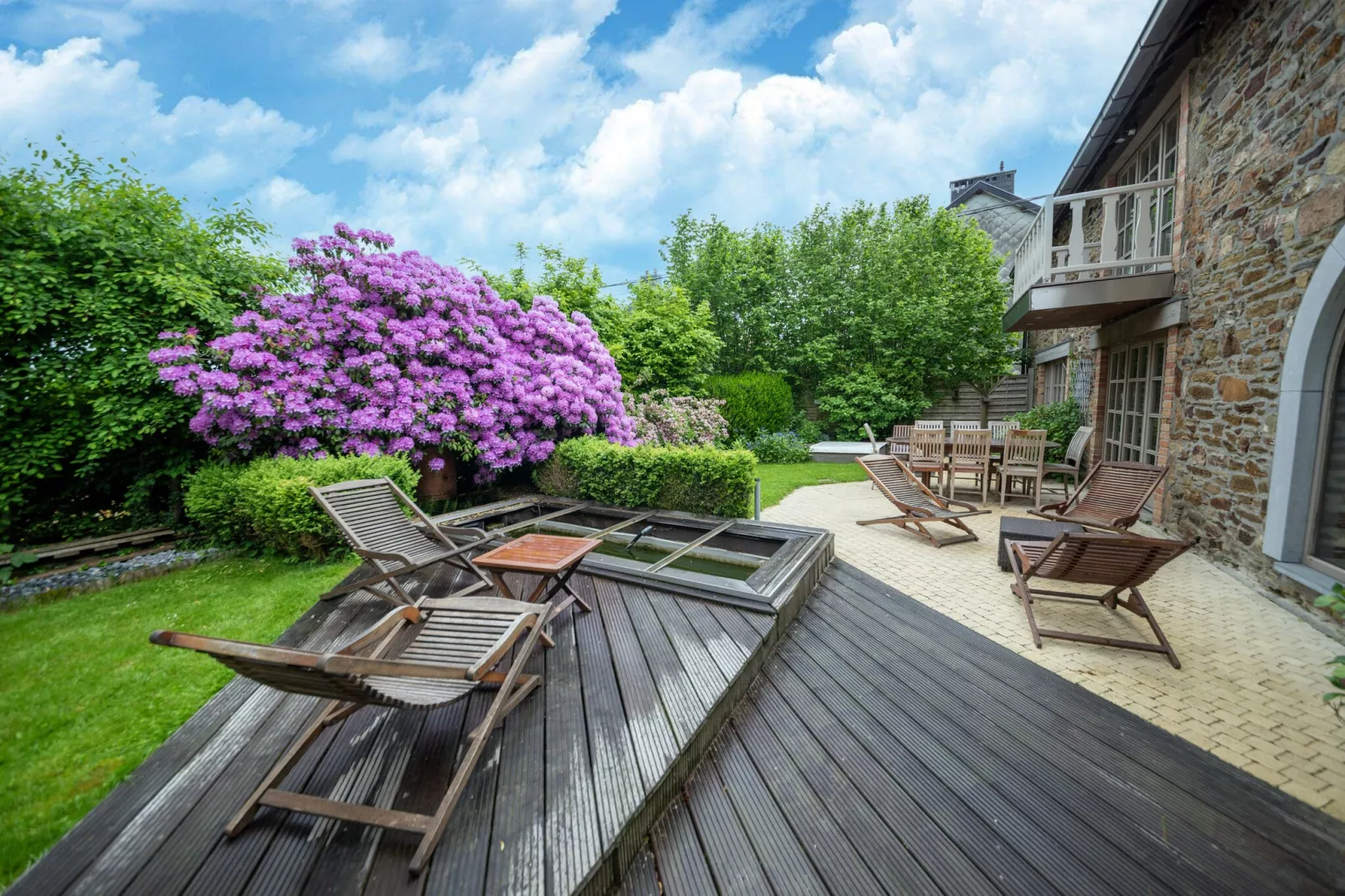 Aubepine-Terrace balcony