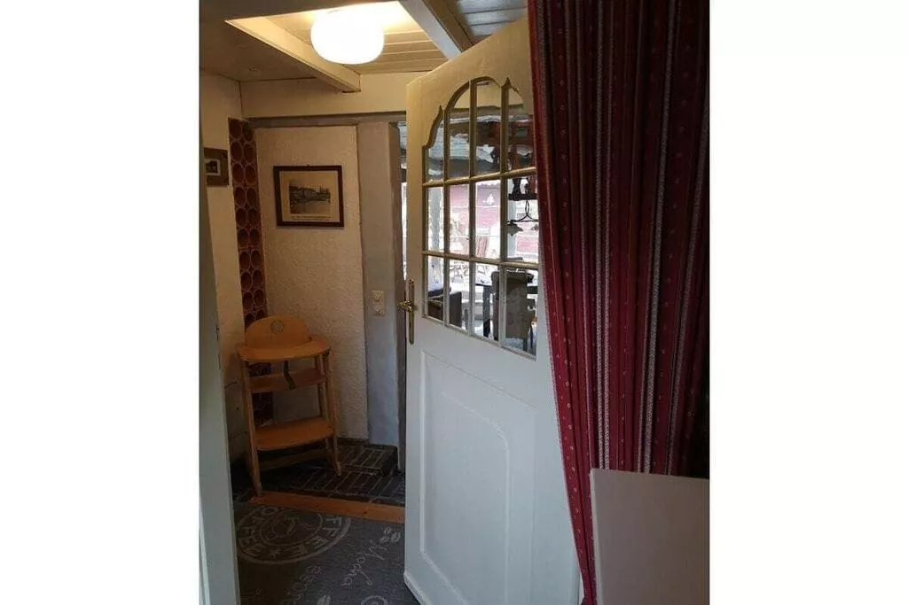 293006-Bedroom