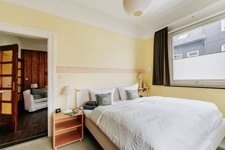 334236-Bedroom
