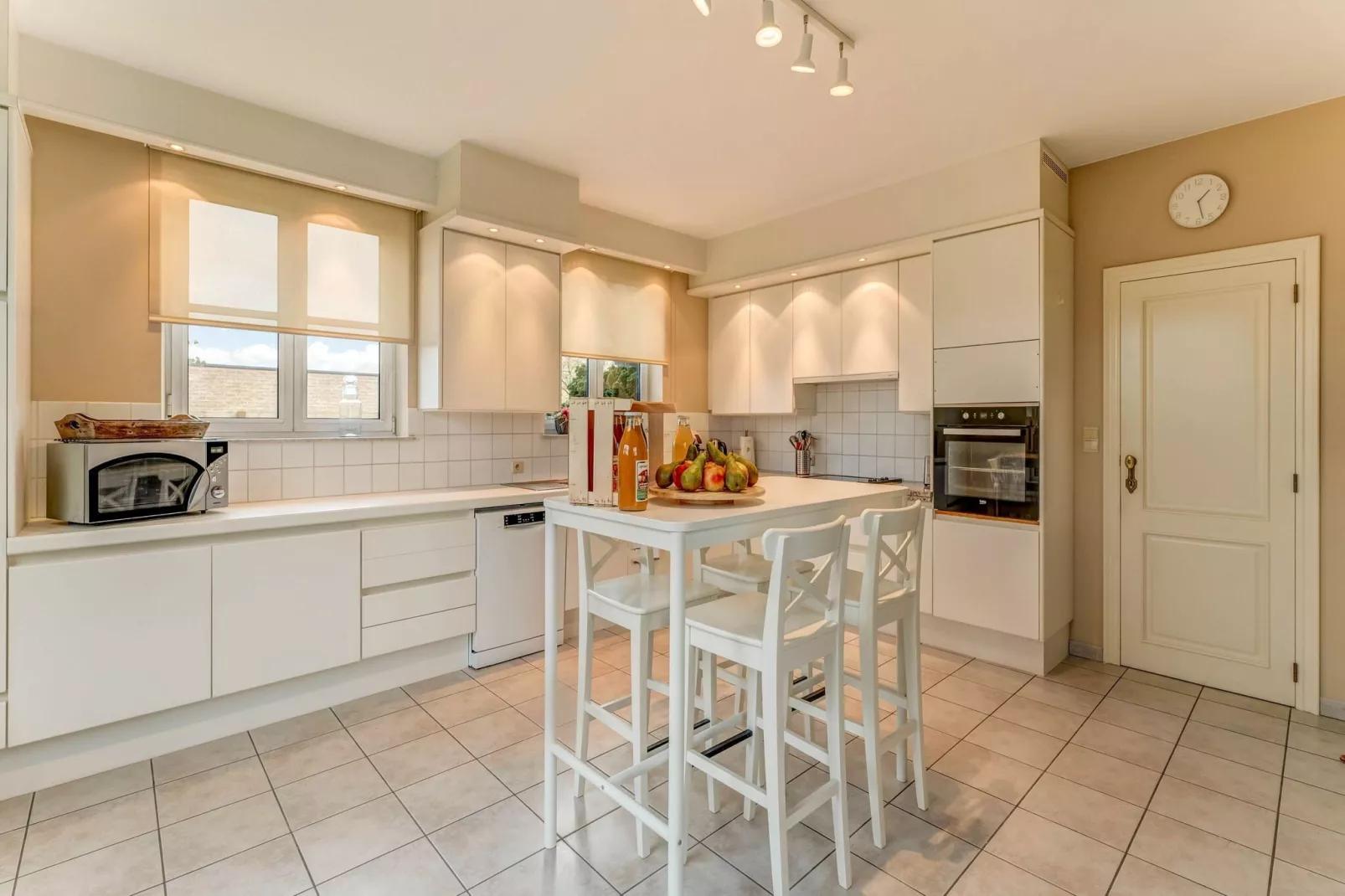 Luxe vakantiewoning met sauna en jacuzzi in Heers-Küche