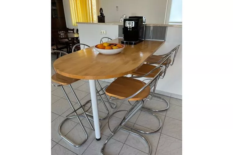 418398-Kitchen