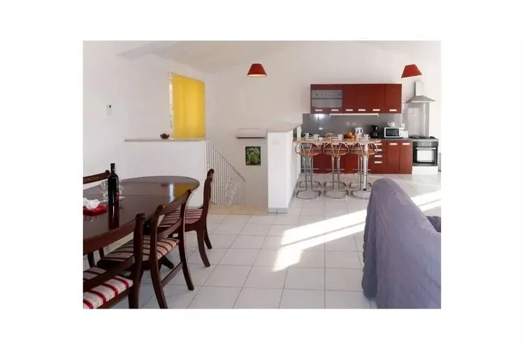 418398-Kitchen