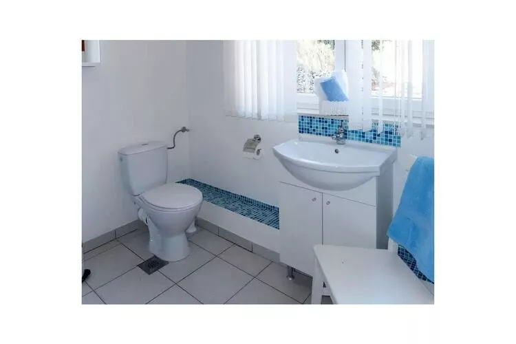 418398-Bathroom