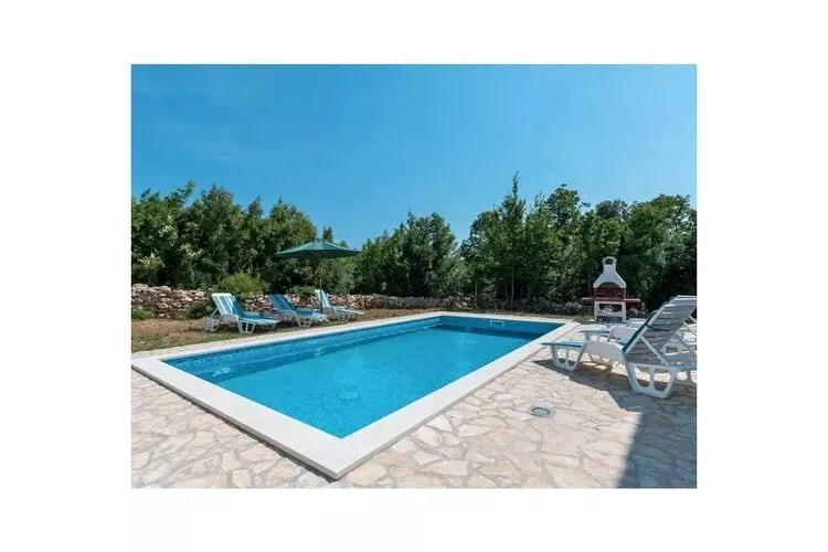 418398-Pool