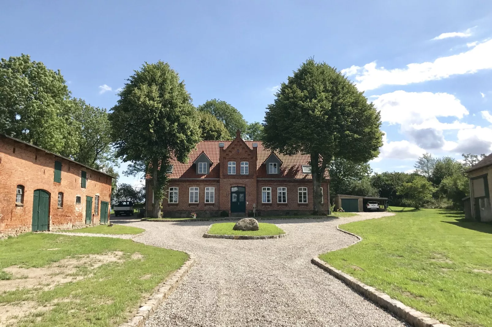 Ferienhaus Im Gutshofpark mit Sauna-View summer