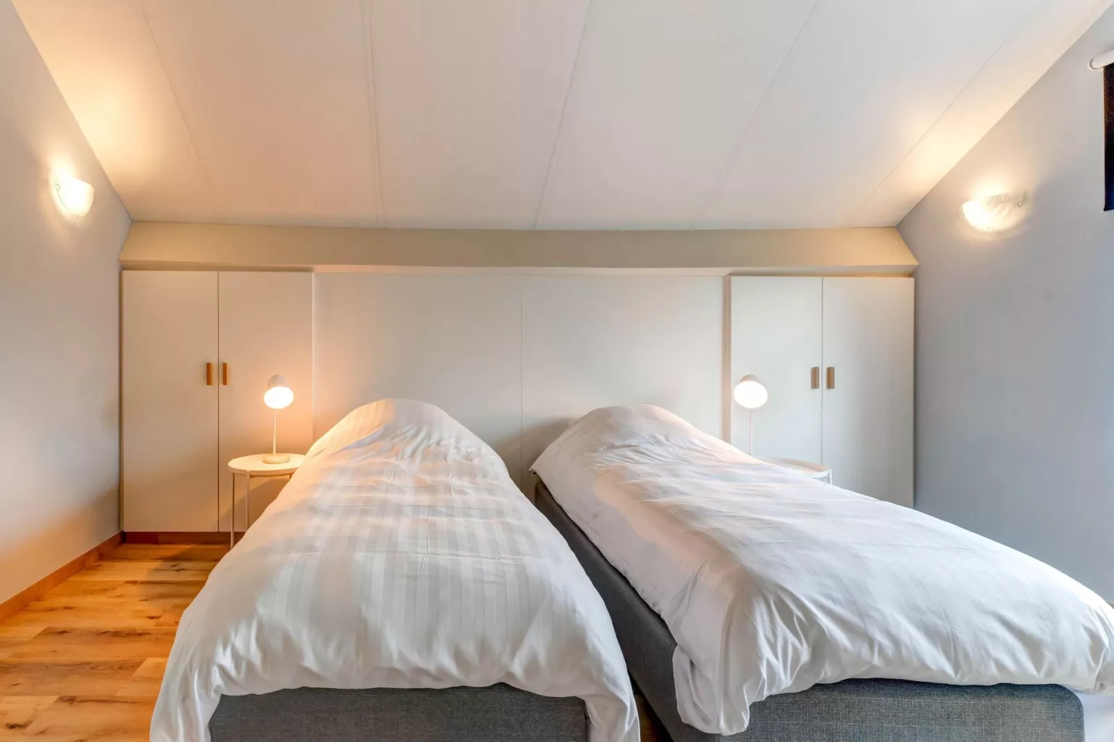 Luxe vakantiewoning met sauna en jacuzzi in Heers-Schlafzimmer