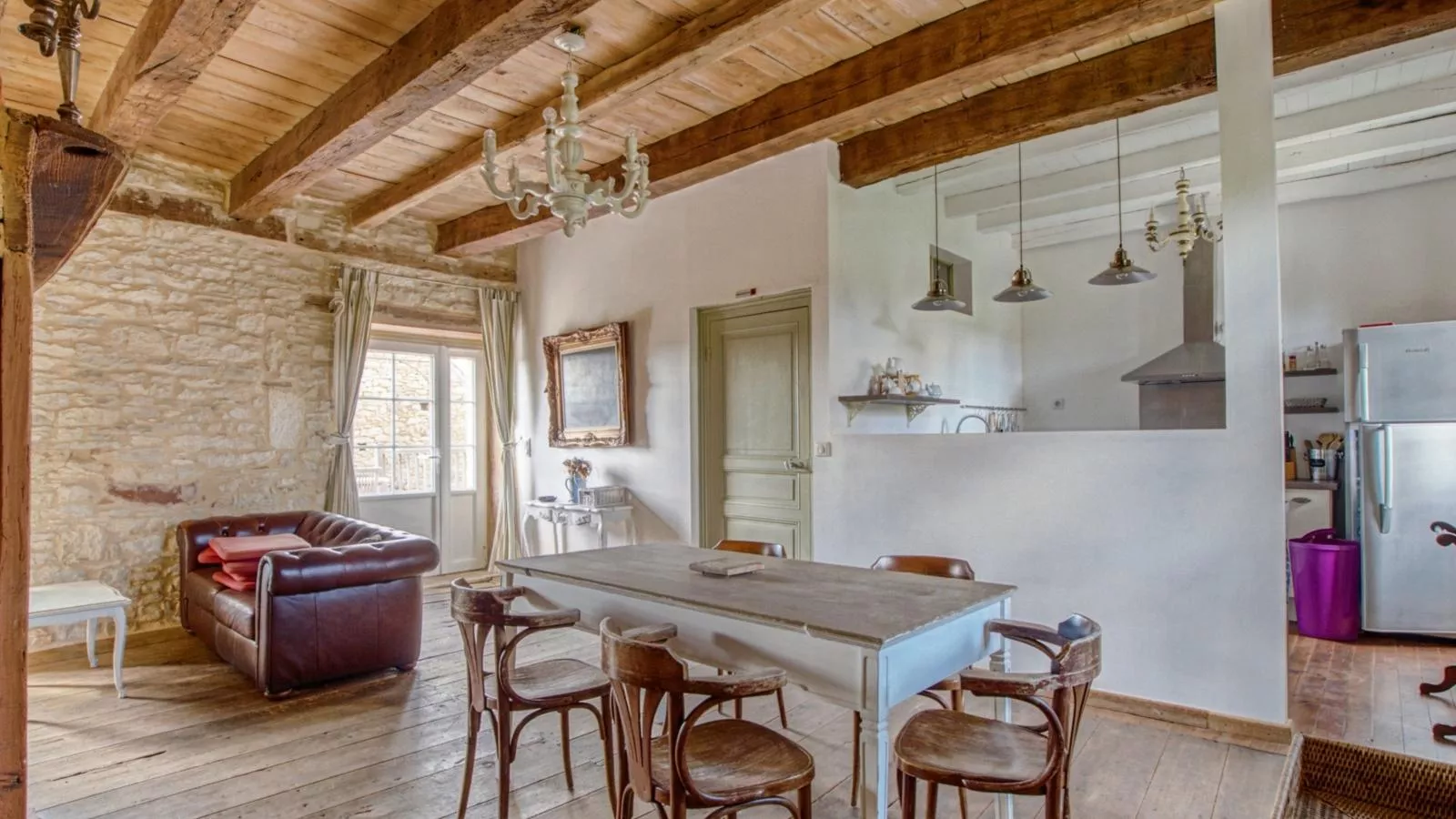 Lavende-Dining room