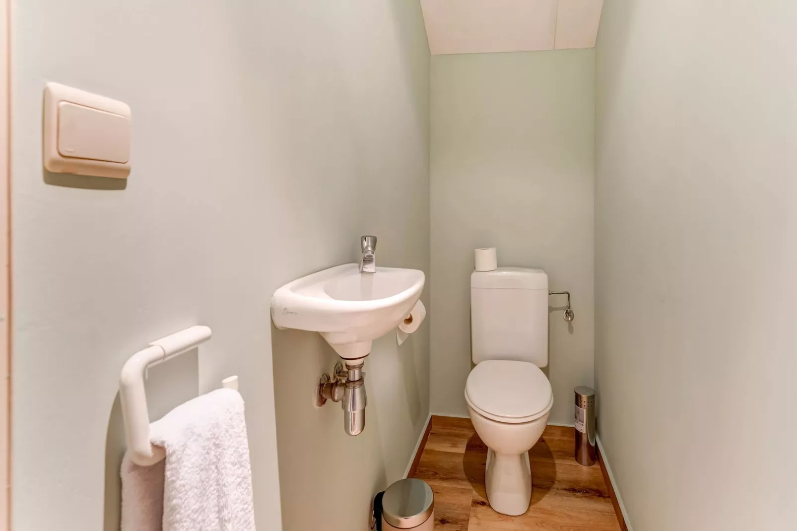 Luxe vakantiewoning met sauna en jacuzzi in Heers-Badezimmer
