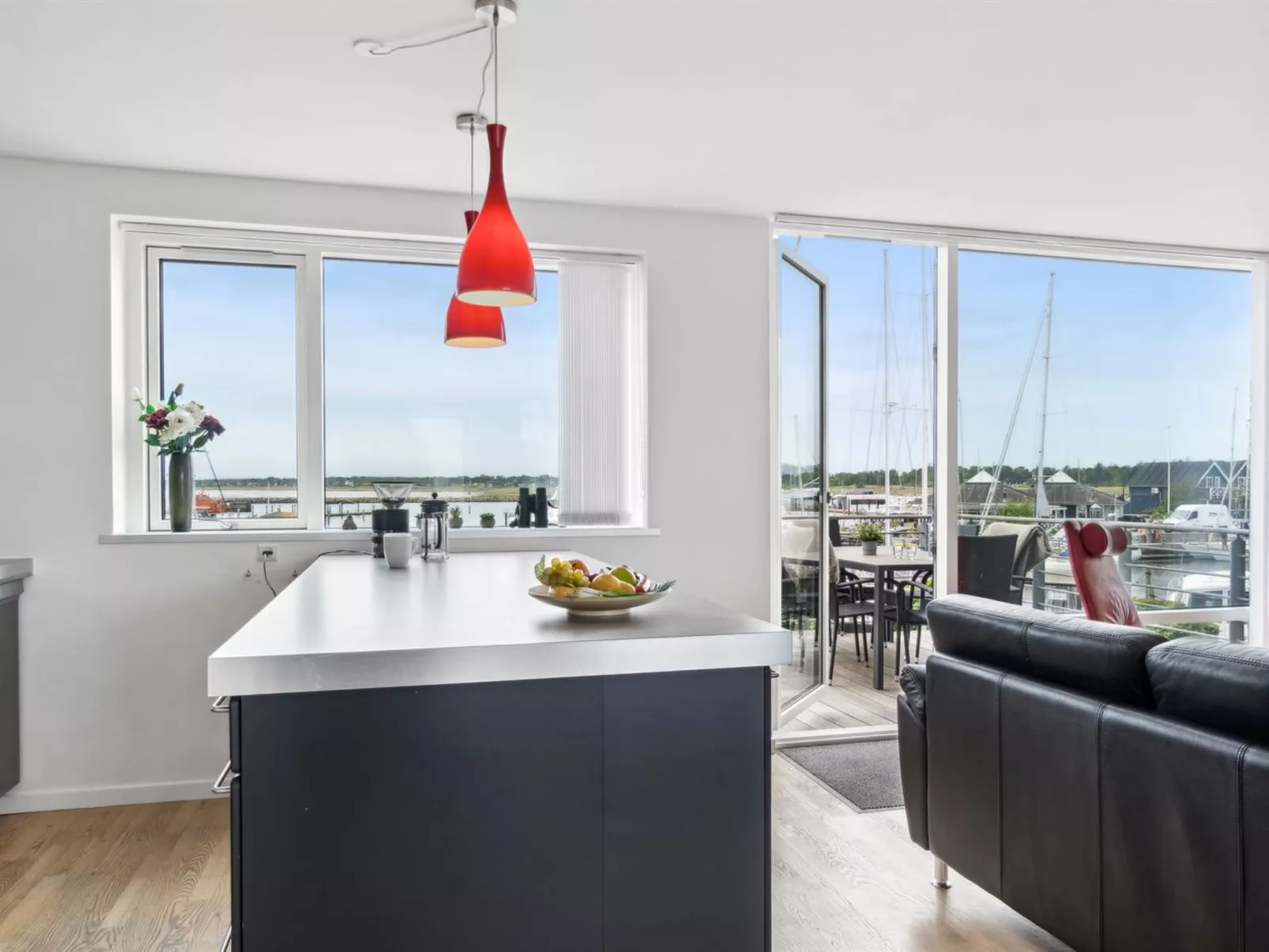 "Skade" - 10m from the sea-Inside