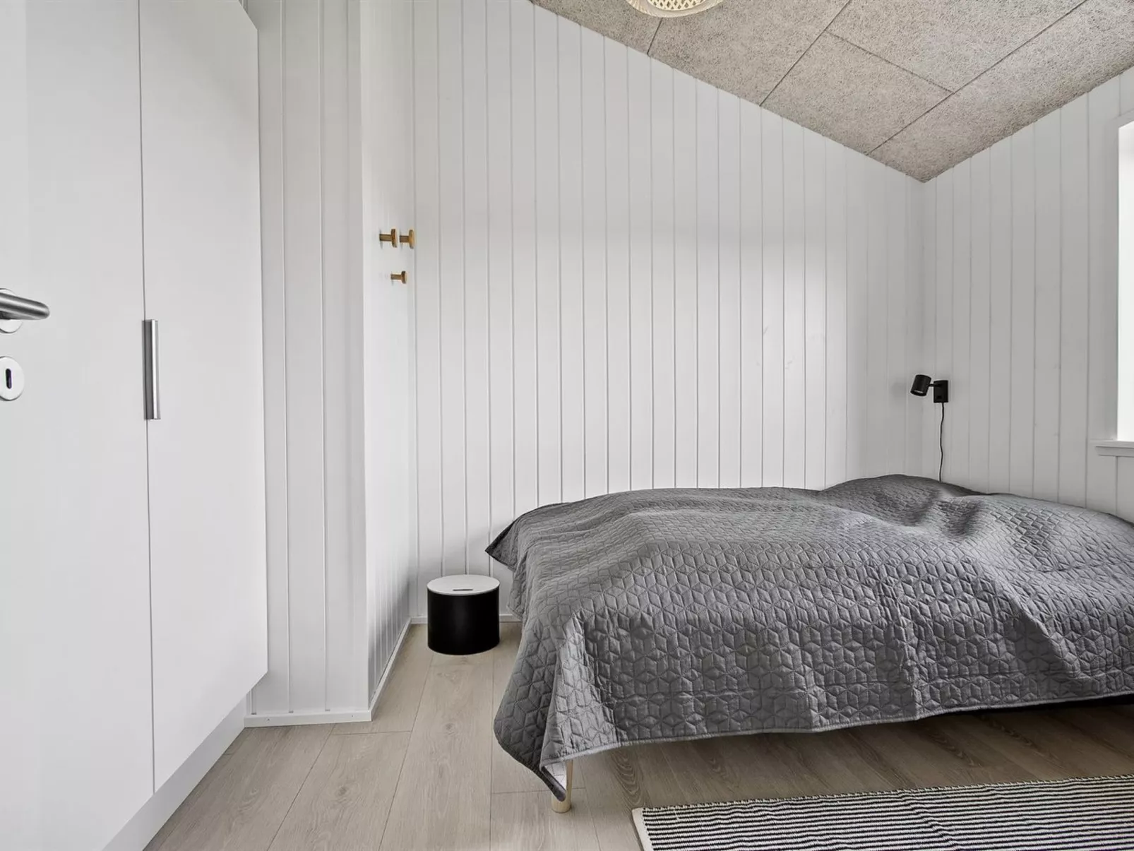 "Frithbjorn" - 900m from the sea-Inside