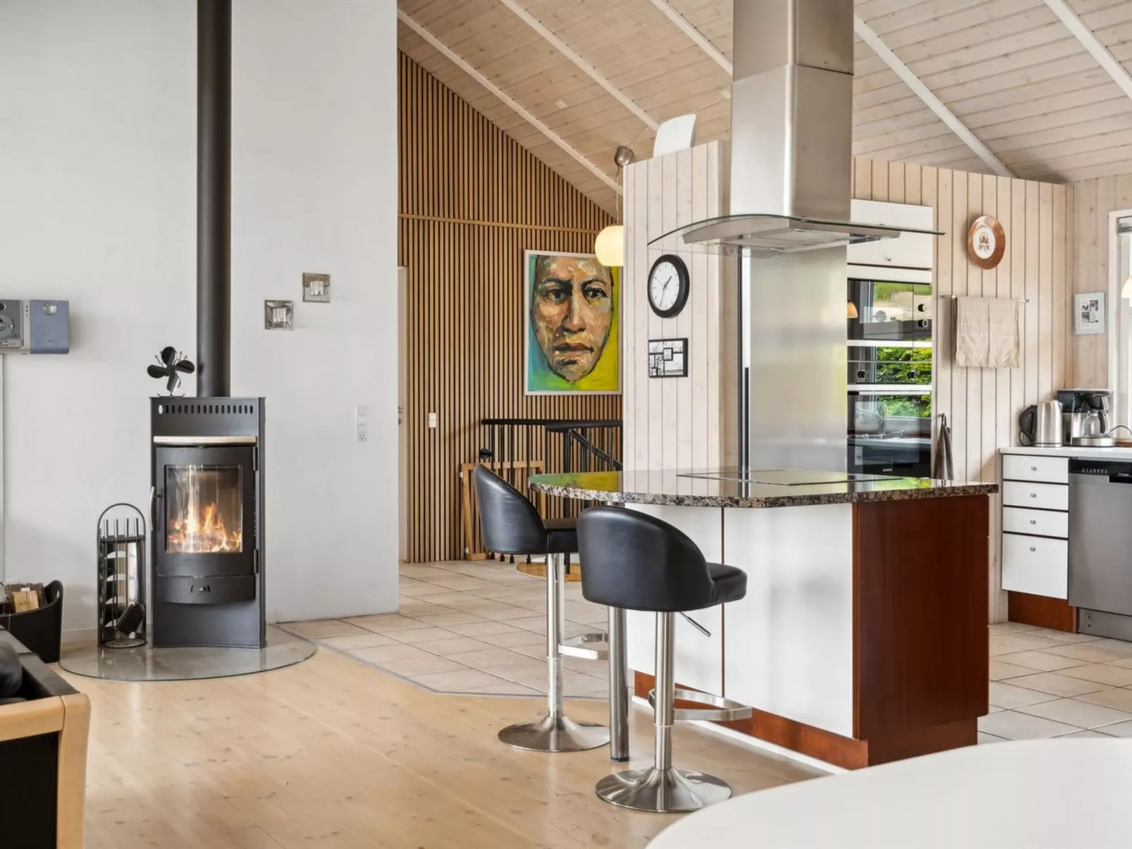 "Edo" - 250m from the sea-Drinnen