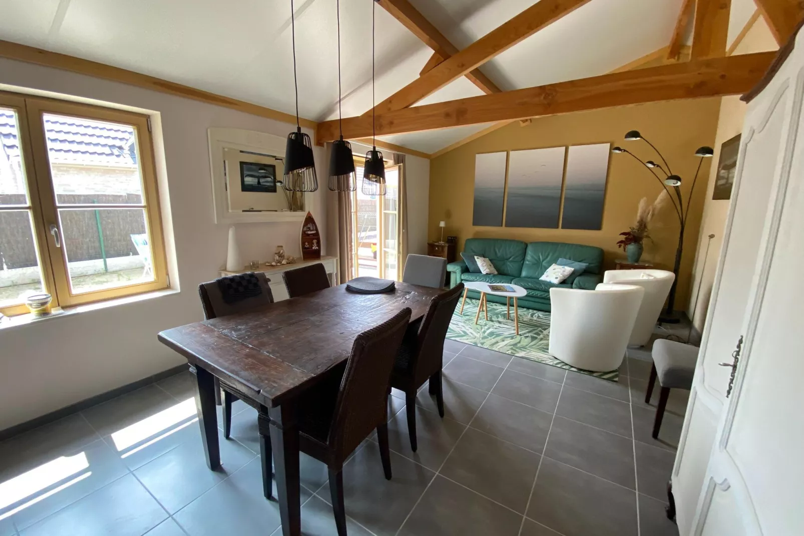 WH2 / 8-Dining room