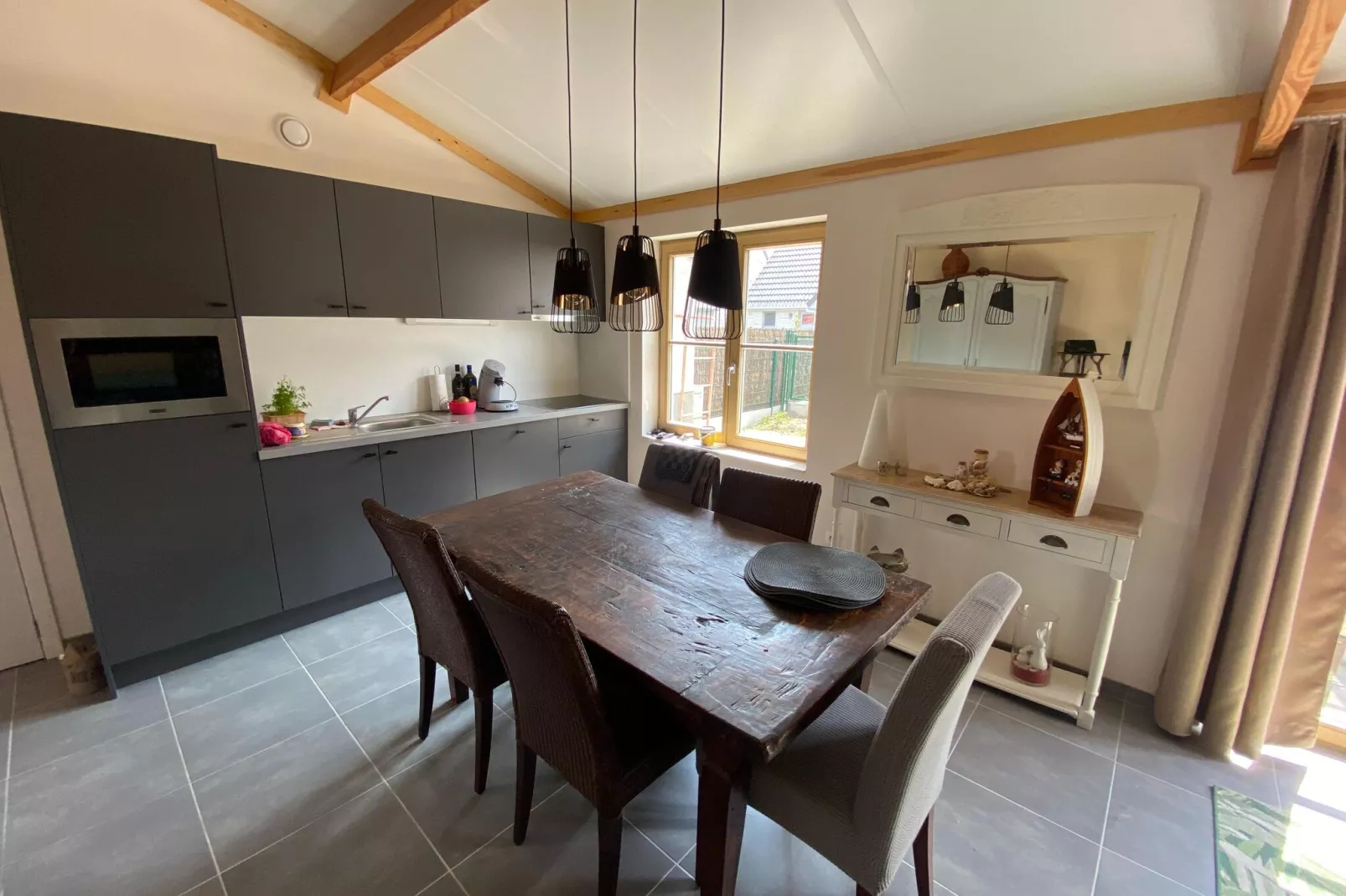 WH2 / 8-Kitchen