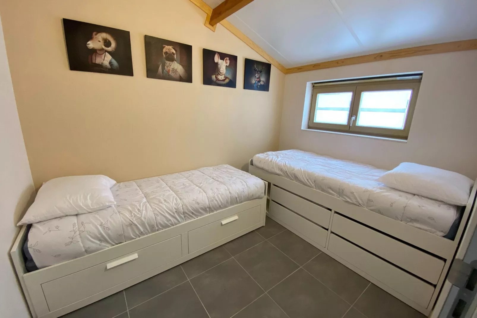 WH2 / 8-Bedroom