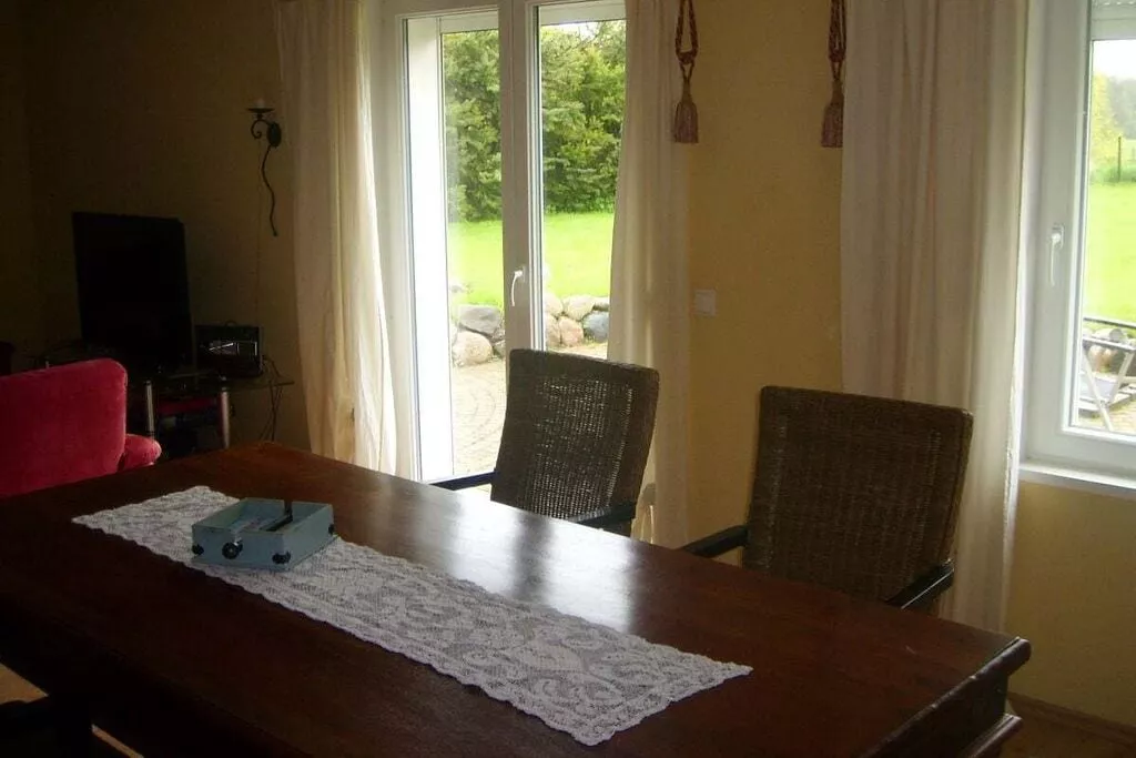 110595-Dining room