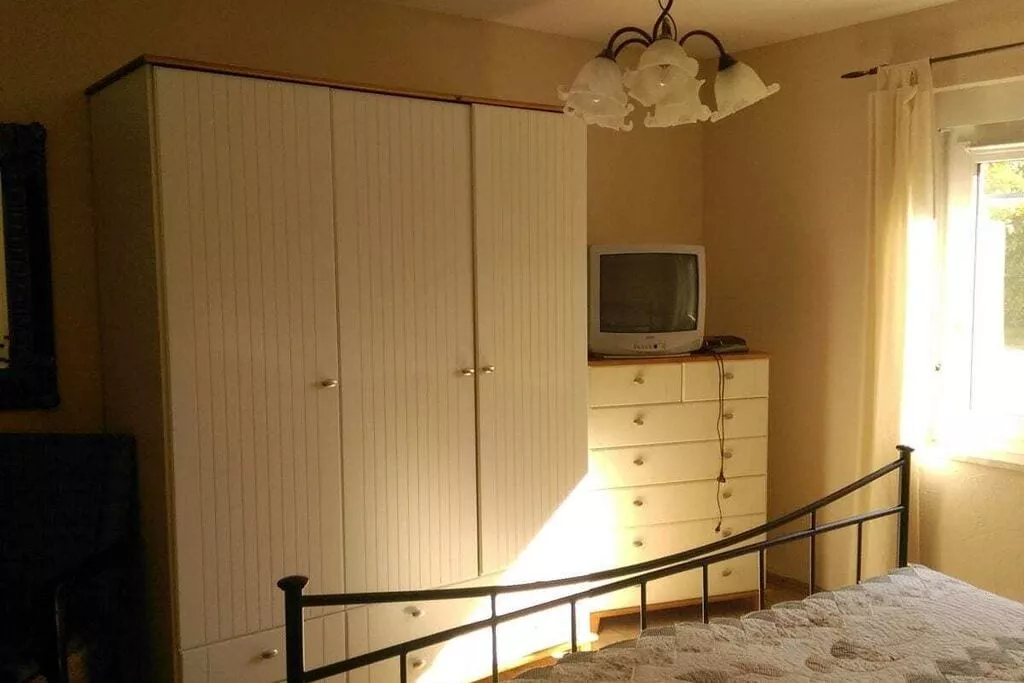 110595-Bedroom