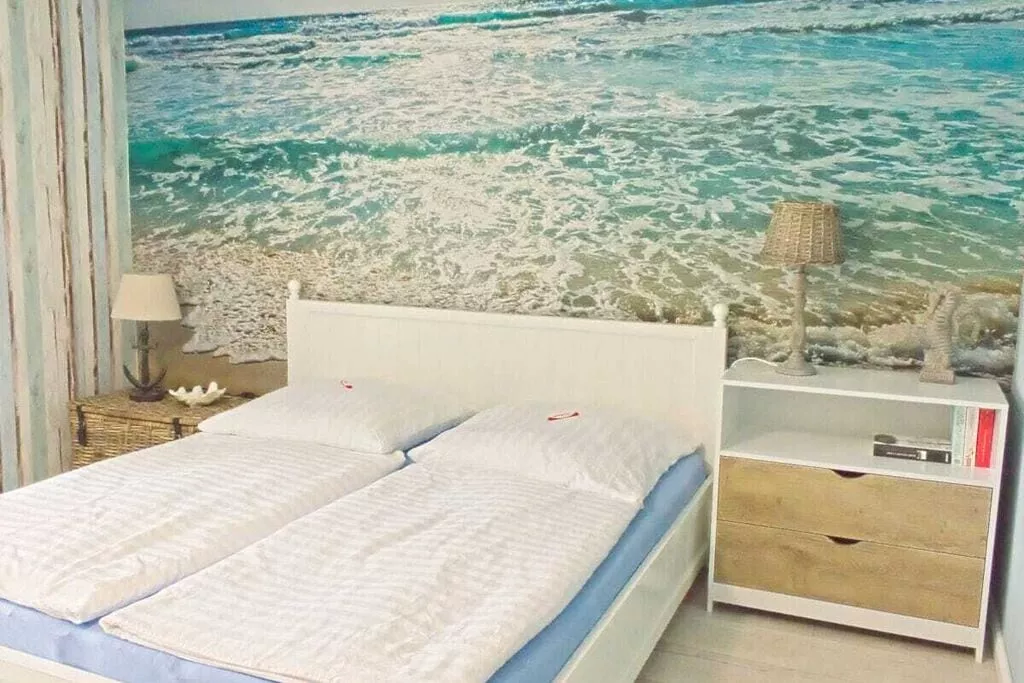 239008-Bedroom