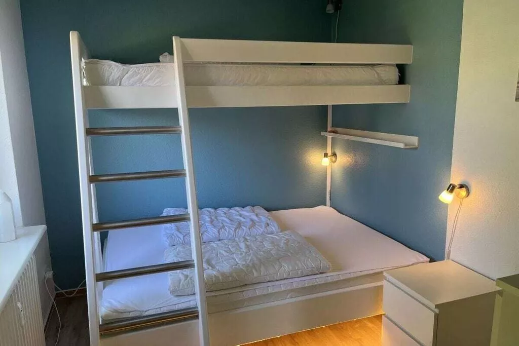 480858-Bedroom