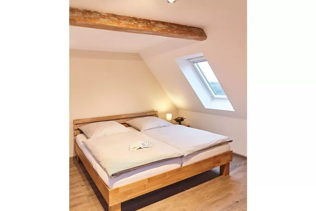 163920-Bedroom