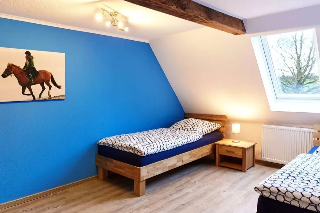 163920-Bedroom