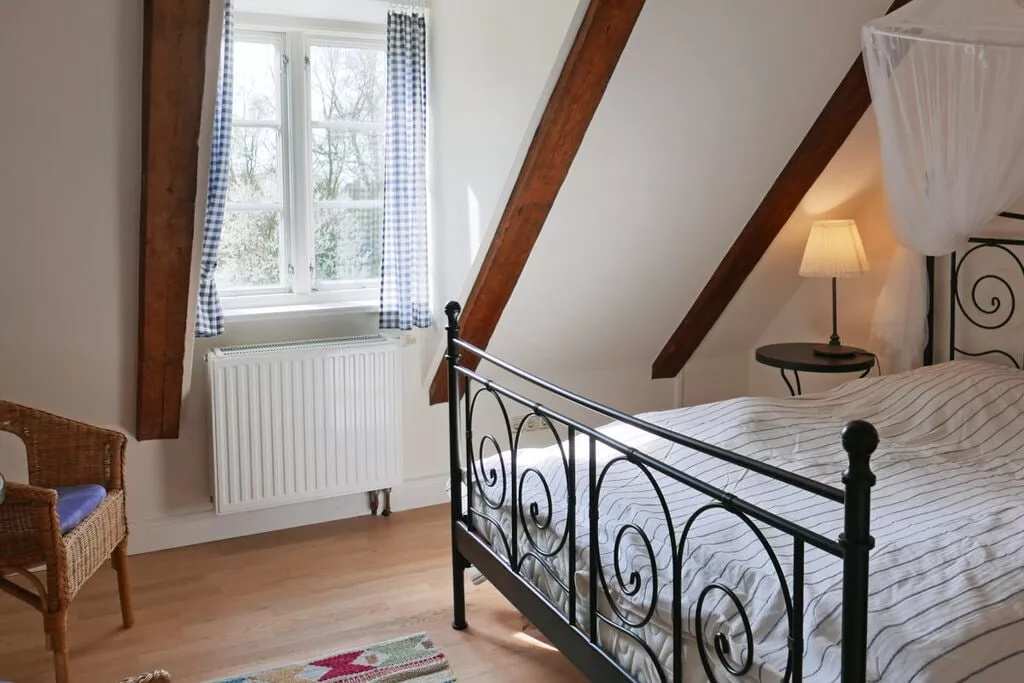 178234-Bedroom