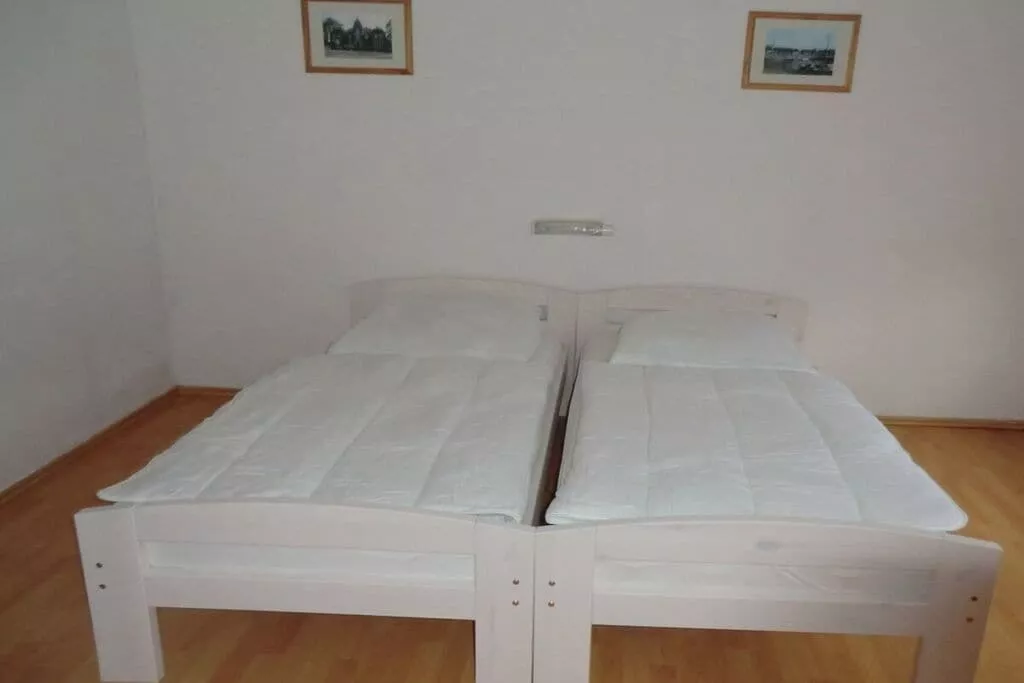 86845-Bedroom