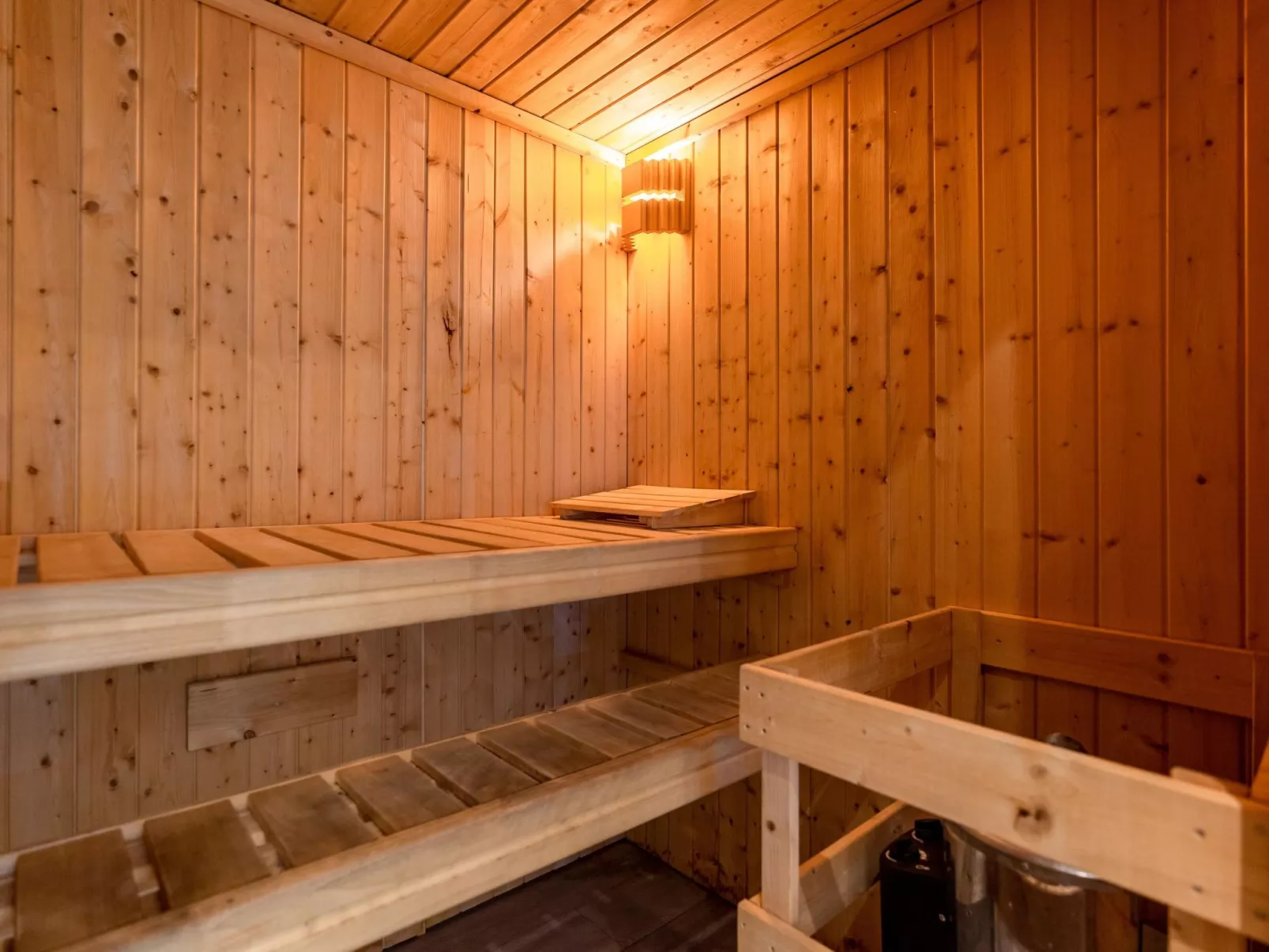 Pavilion l'etage Sauna 10-Inside