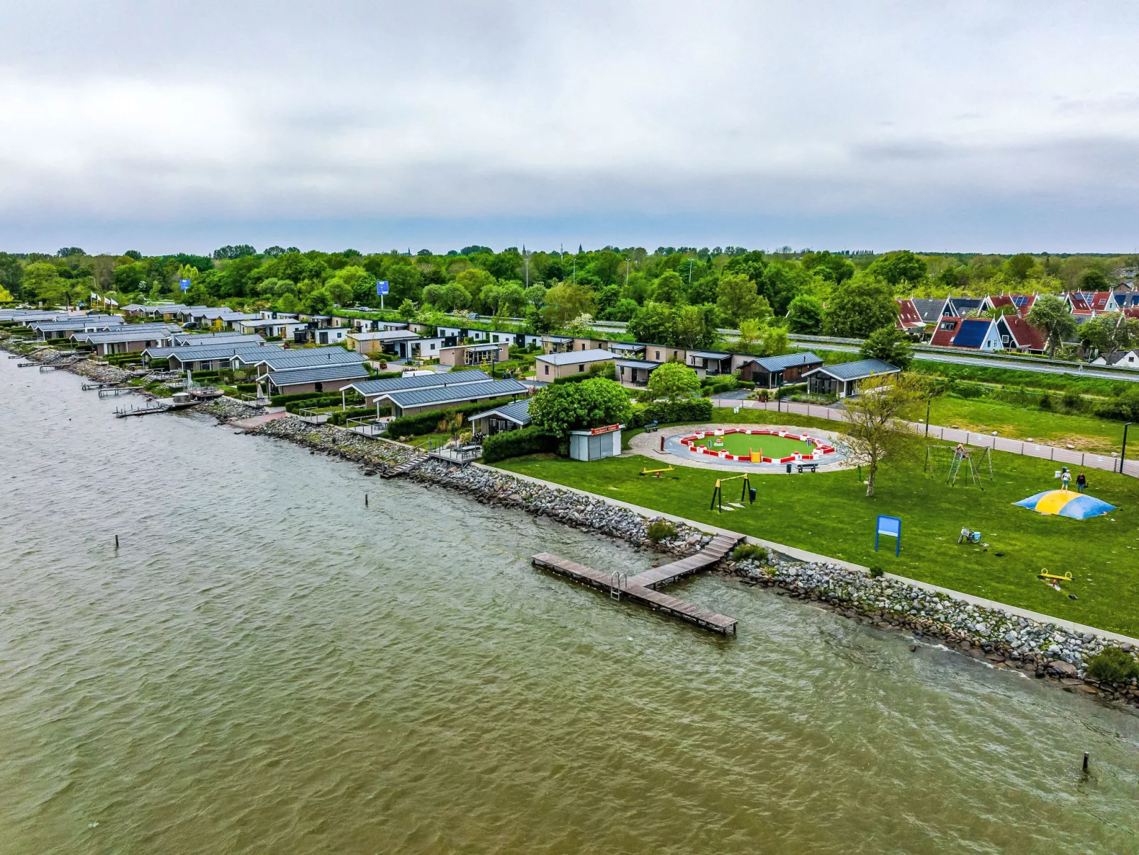 Pavilion Waterfront 6-Area