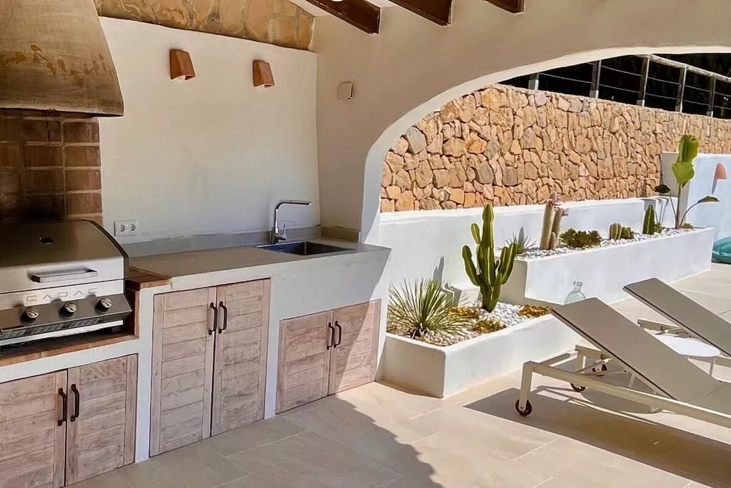 143235-Kitchen