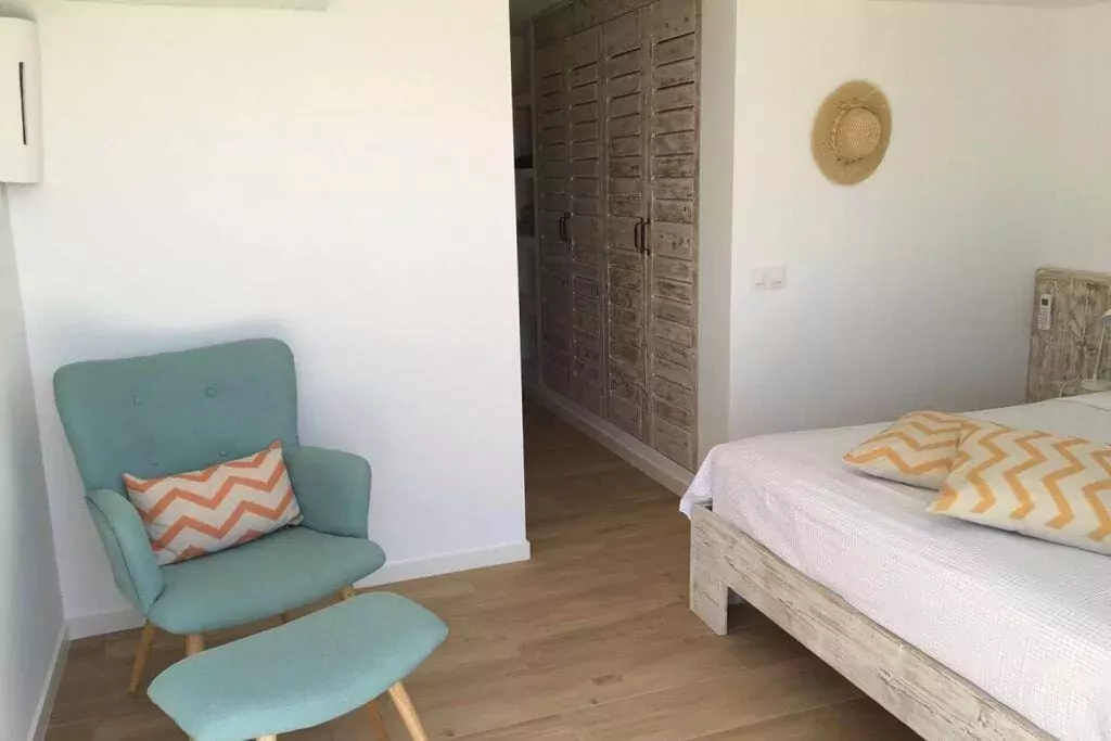 143235-Bedroom