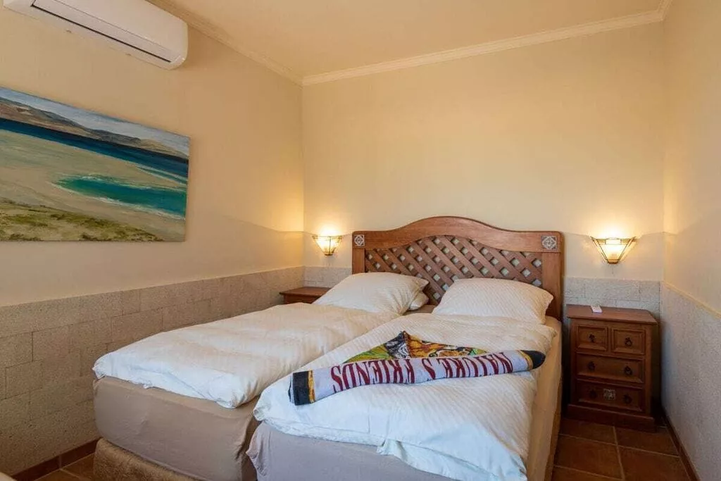 17319-Bedroom