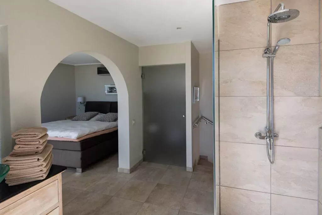 211680-Bedroom