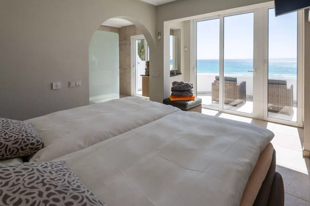 211680-Bedroom