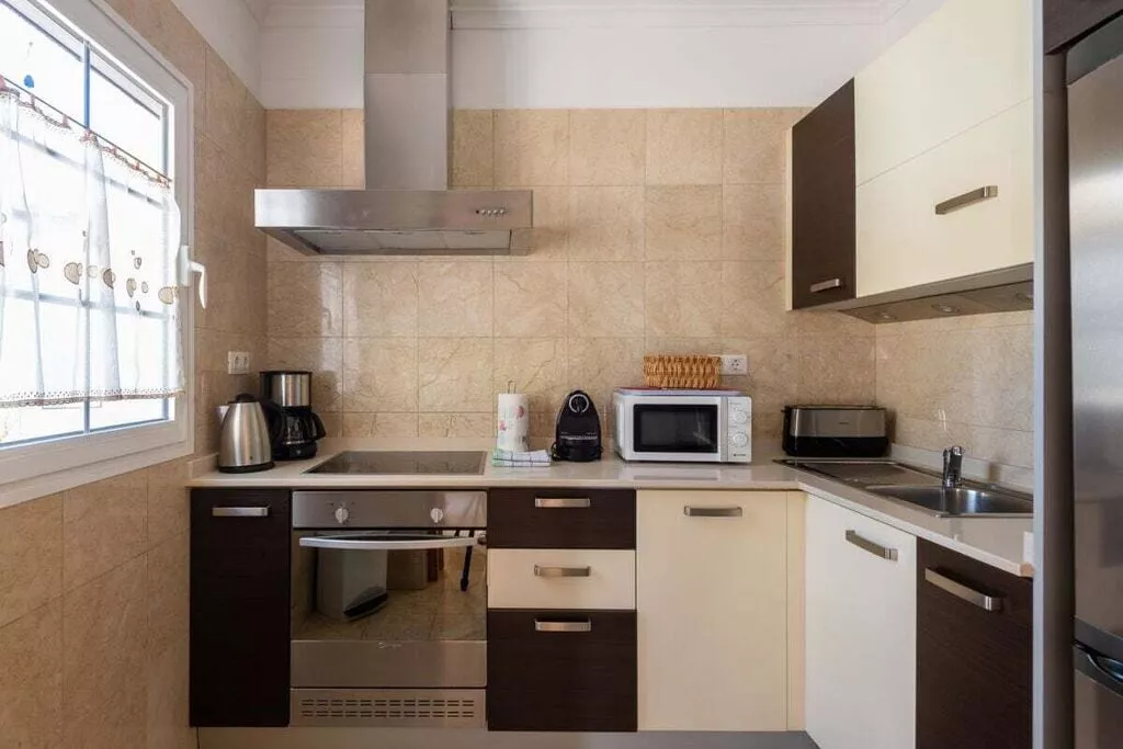 17318-Kitchen