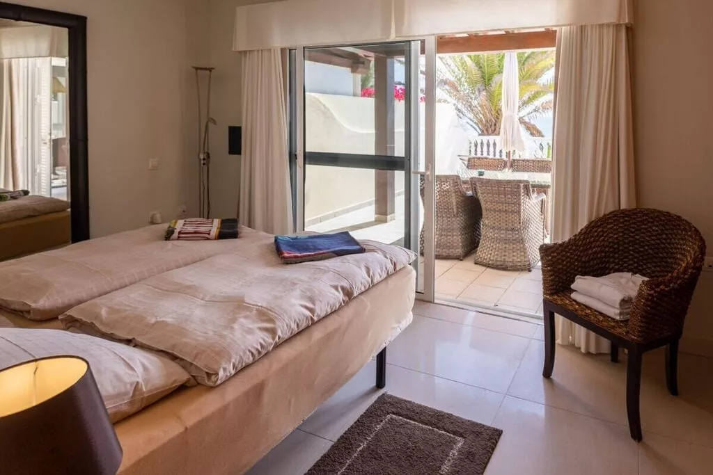 6019-Bedroom