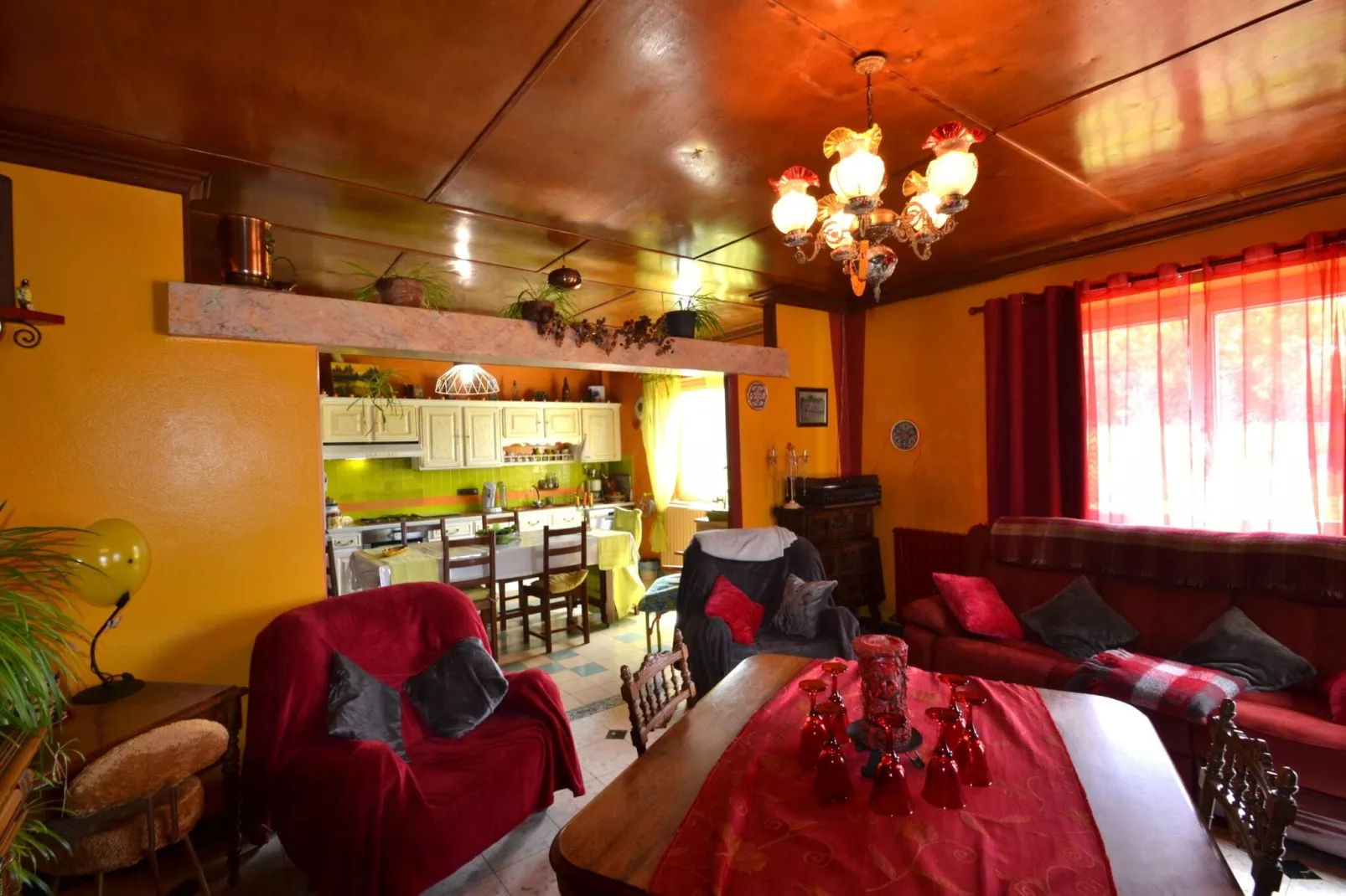 Camiran-Living room